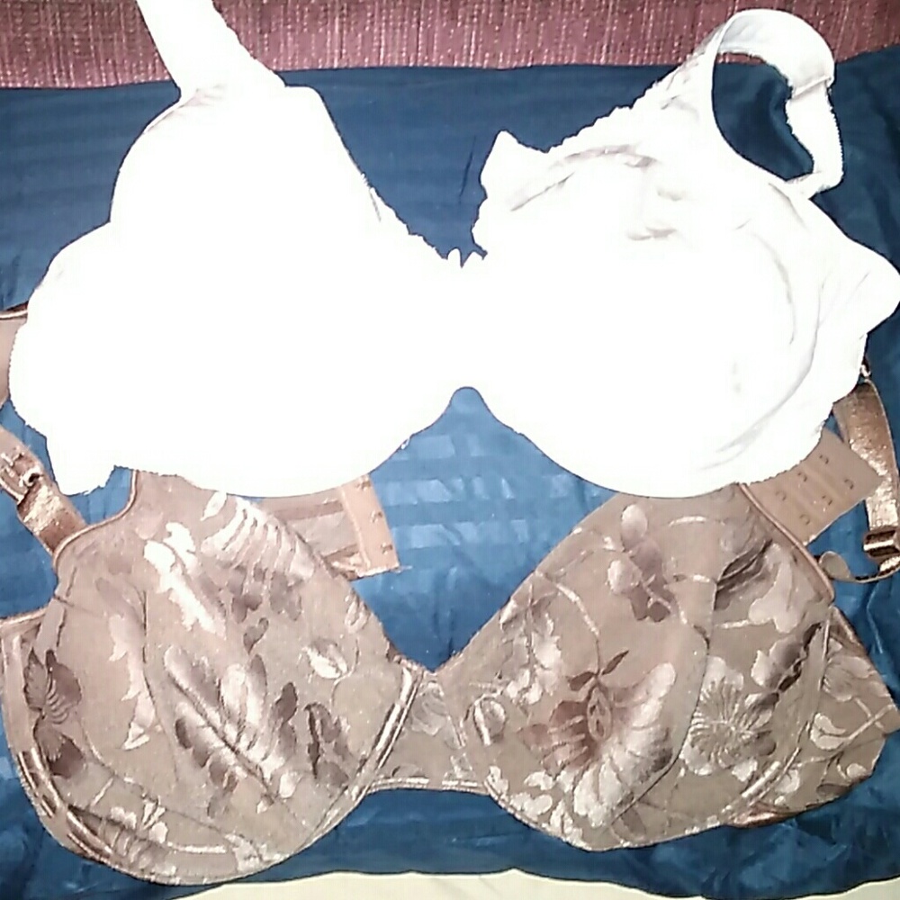 Two bras Playtex size 40 D
